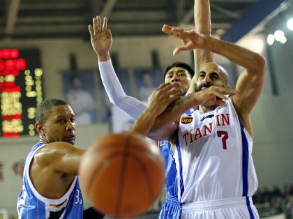 CBA联赛第五轮  天津109比114不敌北京首钢