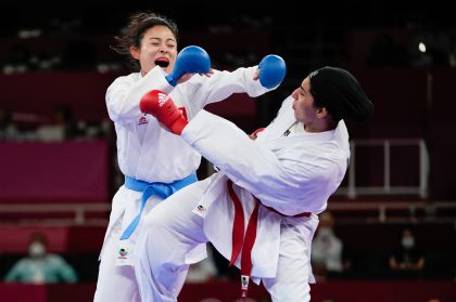 东京奥运会空手道女子组手61公斤以上级淘汰赛 晋级半决赛