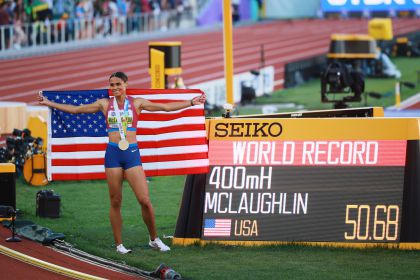 田径世锦赛女子400米栏 麦克劳林打破世界纪录夺冠