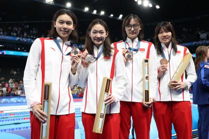 巴黎奥运会女子4x200米自由泳接力决赛 中国队摘铜