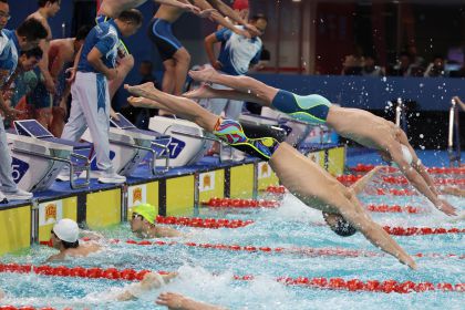 十五运会男子4x100米自由泳接力决赛 浙江队获得冠军