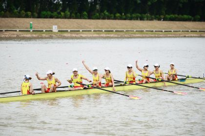 十五运会赛艇女子八人单桨有舵手决赛 山东队夺冠