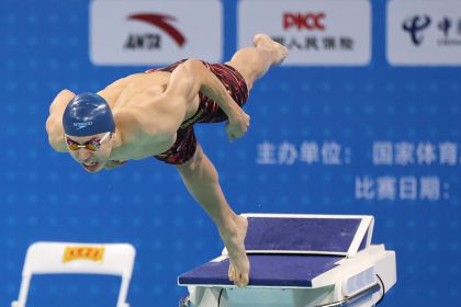 十五运会男子50米蛙泳半决赛 闫子贝/覃海洋成功晋级