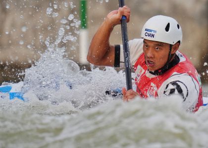 十五运会皮划艇激流回旋决赛赛况