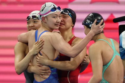 十五运会女子4x200米自由泳接力决赛 河北队获得金牌