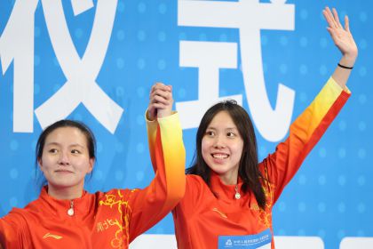 十五运会女子200米仰泳决赛 湖北队彭旭玮获得金牌