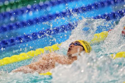 十五运会男子50米仰泳半决赛 浙江队徐嘉余破全国纪录晋级决赛