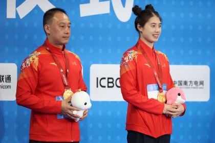 十五运会女子50米蝶泳决赛 江苏队张雨霏获得金牌