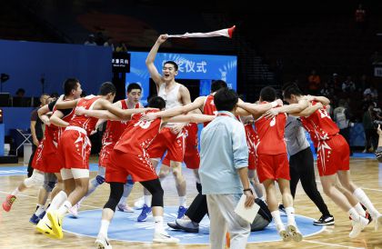 十五运会篮球男子18岁以下组金牌赛 广东队85比78战胜山东队