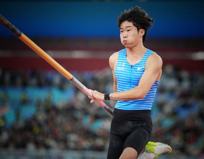 十五运会田径男子撑竿跳高决赛 山东队李晨洋获得冠军