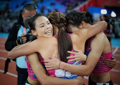 十五运会田径女子4x400米接力决赛 广东队获得冠军