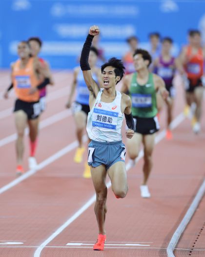 十五运会田径男子1500米决赛 广西队刘德助夺冠