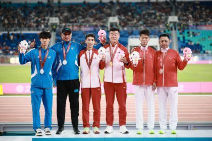 十五运会田径男子10000米决赛 山东队唐浩然夺冠