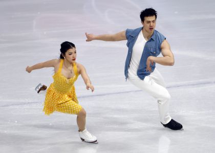 米兰冬奥会花样滑冰团体赛冰舞韵律舞 王诗玥/柳鑫宇出战