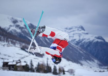 米兰冬奥会自由式滑雪女子雪上技巧预赛 中国队两位选手无缘晋级
