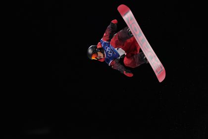 米兰冬奥会单板滑雪男子U型场地技巧预赛 王梓阳晋级决赛