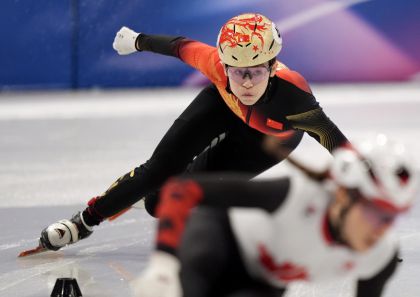 米兰冬奥会短道速滑女子500米1/4决赛 范可新晋级半决赛