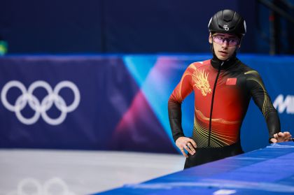 米兰冬奥会短道速滑男子500米B组决赛 刘少昂第一