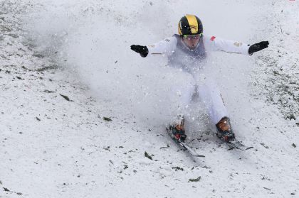 米兰冬奥会自由式滑雪男子空中技巧预赛 中国四位选手全部晋级决赛